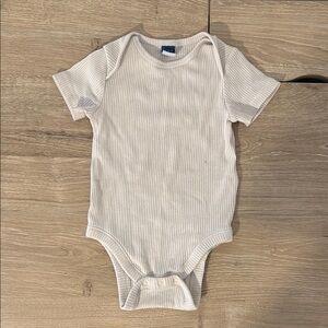 Old Navy Cream Ribbed Baby Bodysuit SIZE 12-18 MONTHS